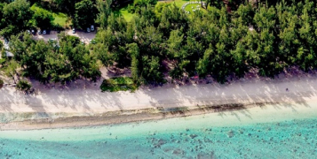 Regard sur l'Île de la Réunion et l'île Maurice